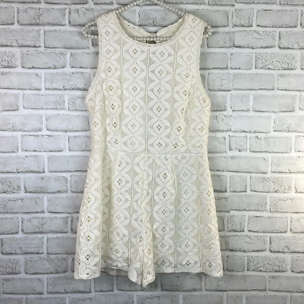 Xhilaration Lace Romper Cream Ties in back Size Medium